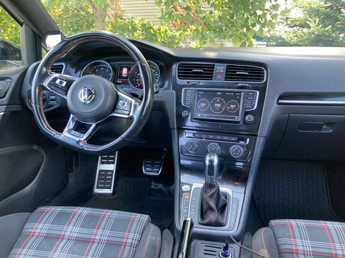 Used 2017 Volkswagen GTI Sport FWD image 10