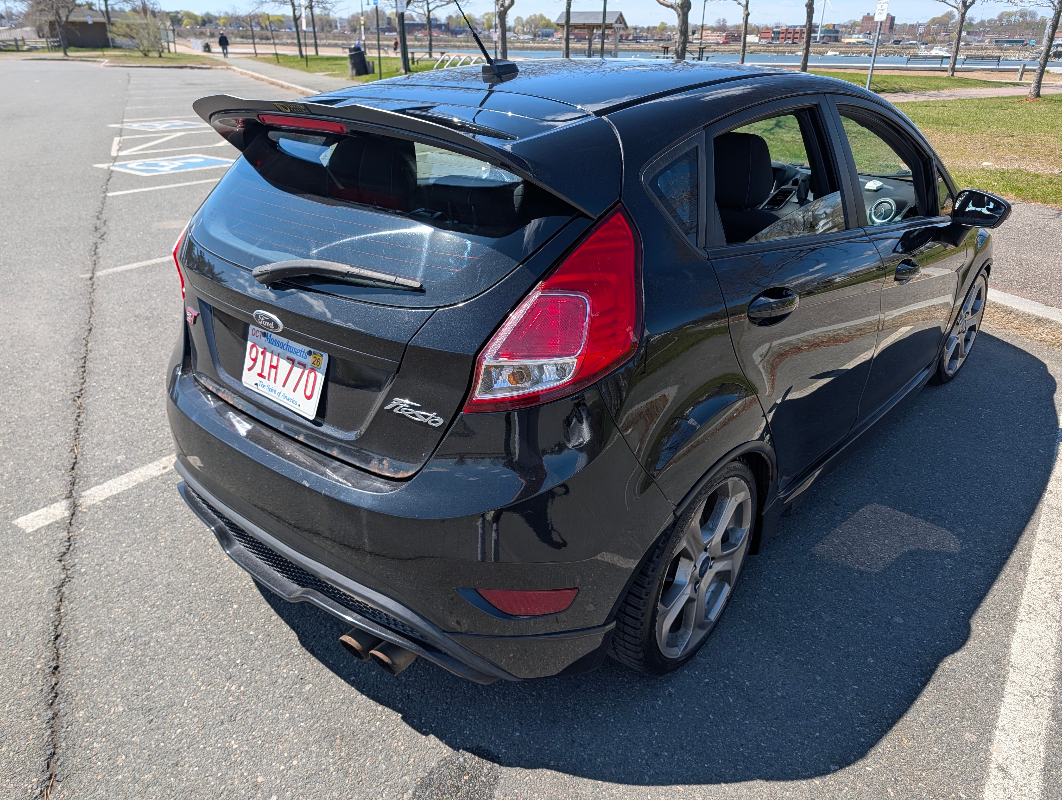 Used 2014 Ford Fiesta ST FWD image 4