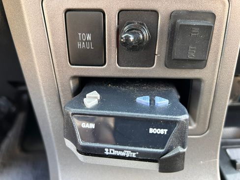 Used 2013 Toyota Tundra SR5 w/ SR5 Pkg image 13