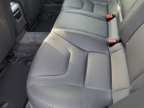 Used 2017 Volvo S60 T5 Inscription image 19