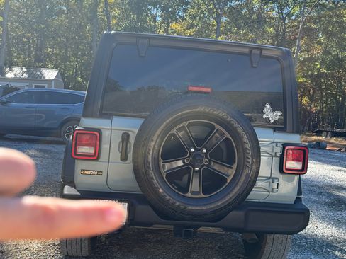 Used 2023 Jeep Wrangler Unlimited Sport image 4