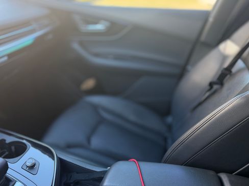 Used 2018 Audi Q7 3.0T Prestige w/ Prestige Package image 11