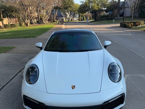 Used 2020 Porsche 911 Carrera image 4