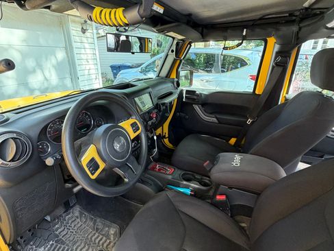 Used 2015 Jeep Wrangler Unlimited Sport AWD/4WD image 16