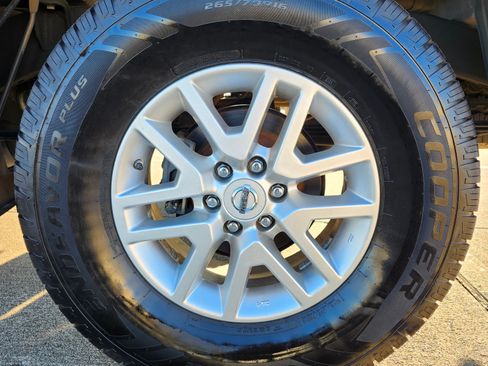 Used 2015 Nissan Frontier SV image 11