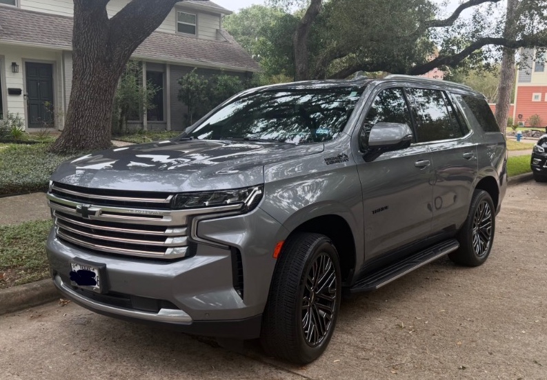 Used 2021 Chevrolet Tahoe High Country RWD image 1