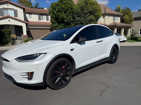 Used 2018 Tesla Model X P100D image 1