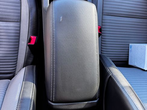 Used 2017 Ford Escape Titanium image 10