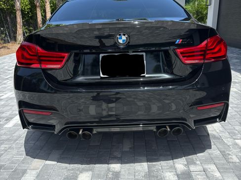 Used 2018 BMW M4 Coupe w/ Competition Package image 2