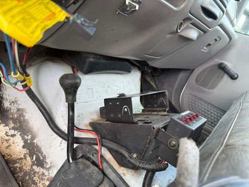 Used 1999 Ford F350 141 WB image 11