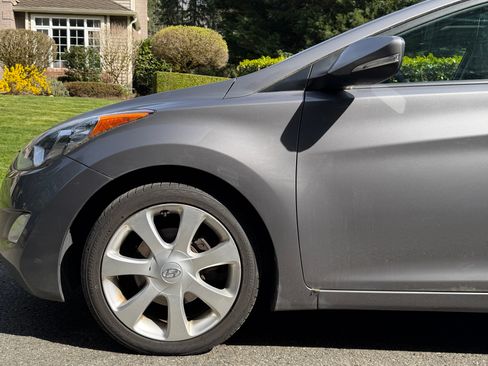 Used 2012 Hyundai Elantra Limited w/ Technology Pkg 5 image 13