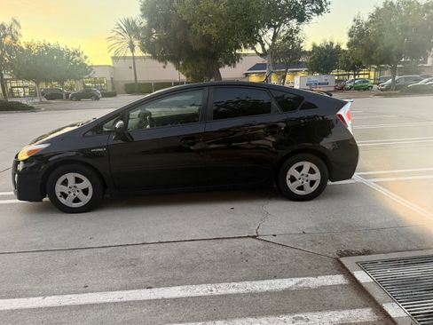 Used 2011 Toyota Prius Two image 10