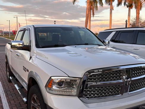 Used 2014 RAM 1500 Laramie w/ Convenience Group image 31