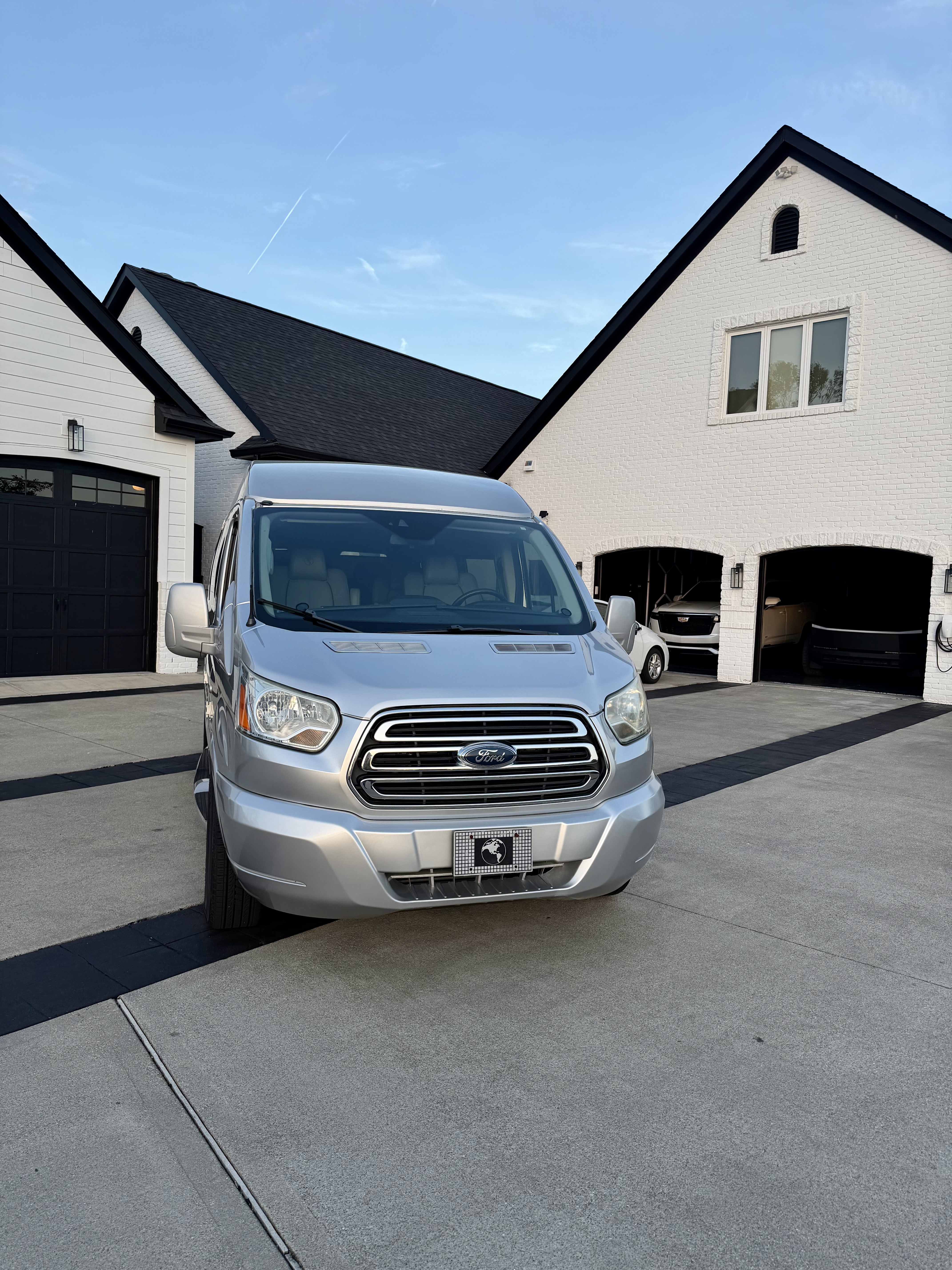 Used 2015 Ford Transit 150 130 Low Roof w/ Exterior Upgrade Package RWD image 2