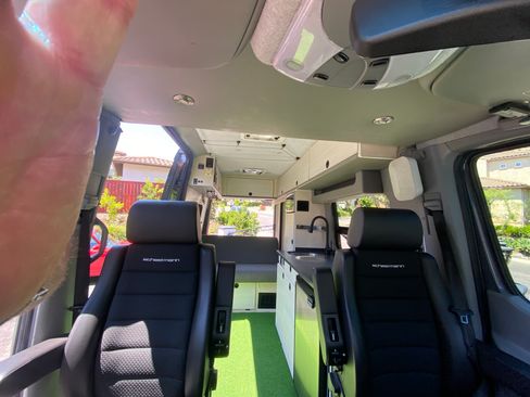 Used 2017 Mercedes-Benz Sprinter 2500 image 10