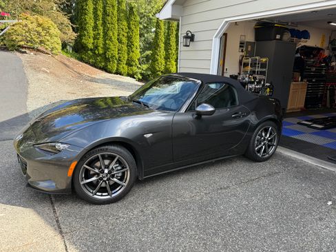 Used 2023 MAZDA MX-5 Miata Grand Touring RWD image 1