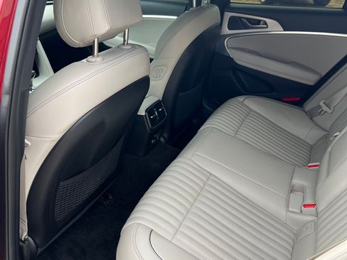 Used 2023 Genesis G70 3.3T w/ Sport Advanced Package image 14