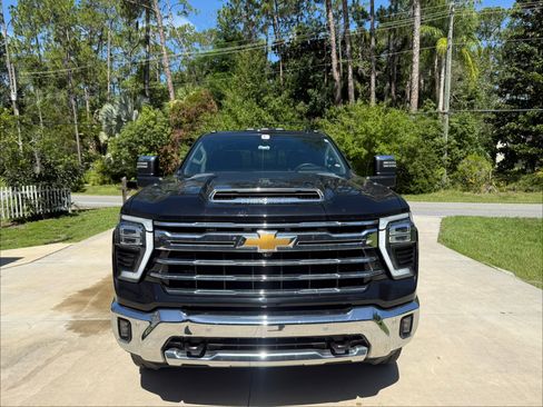 Used 2024 Chevrolet Silverado 2500 LTZ w/ LTZ Plus Package AWD/4WD image 4