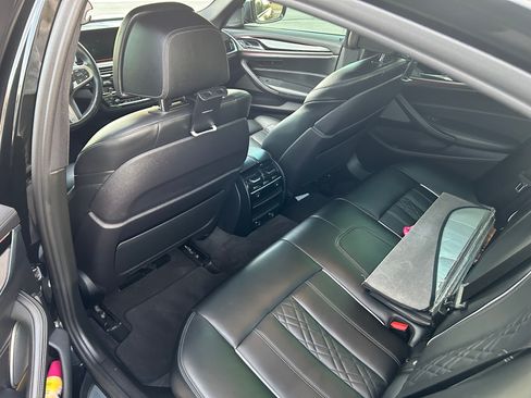 Used 2018 BMW M550i xDrive AWD/4WD image 4