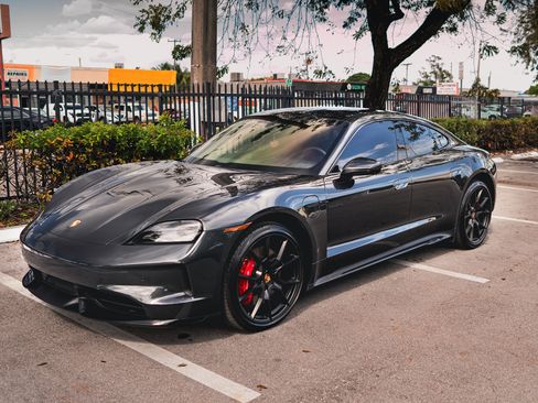 Used 2025 Porsche Taycan GTS image 1