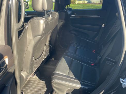 Used 2017 Jeep Grand Cherokee Limited w/ Luxury Group II image 11