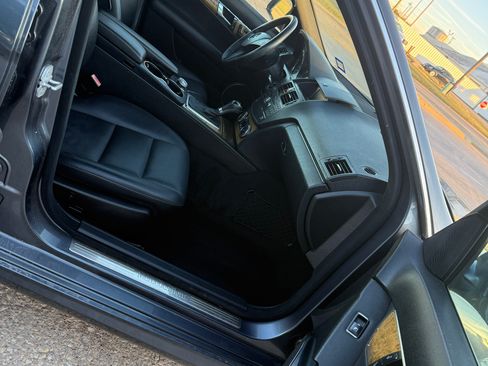 Used 2009 Mercedes-Benz C 350 Sport image 12