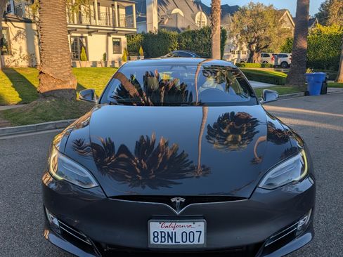 Used 2017 Tesla Model S 75D image 4