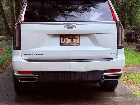 Used 2021 Cadillac Escalade Premium Luxury w/ Performance Package RWD image 5
