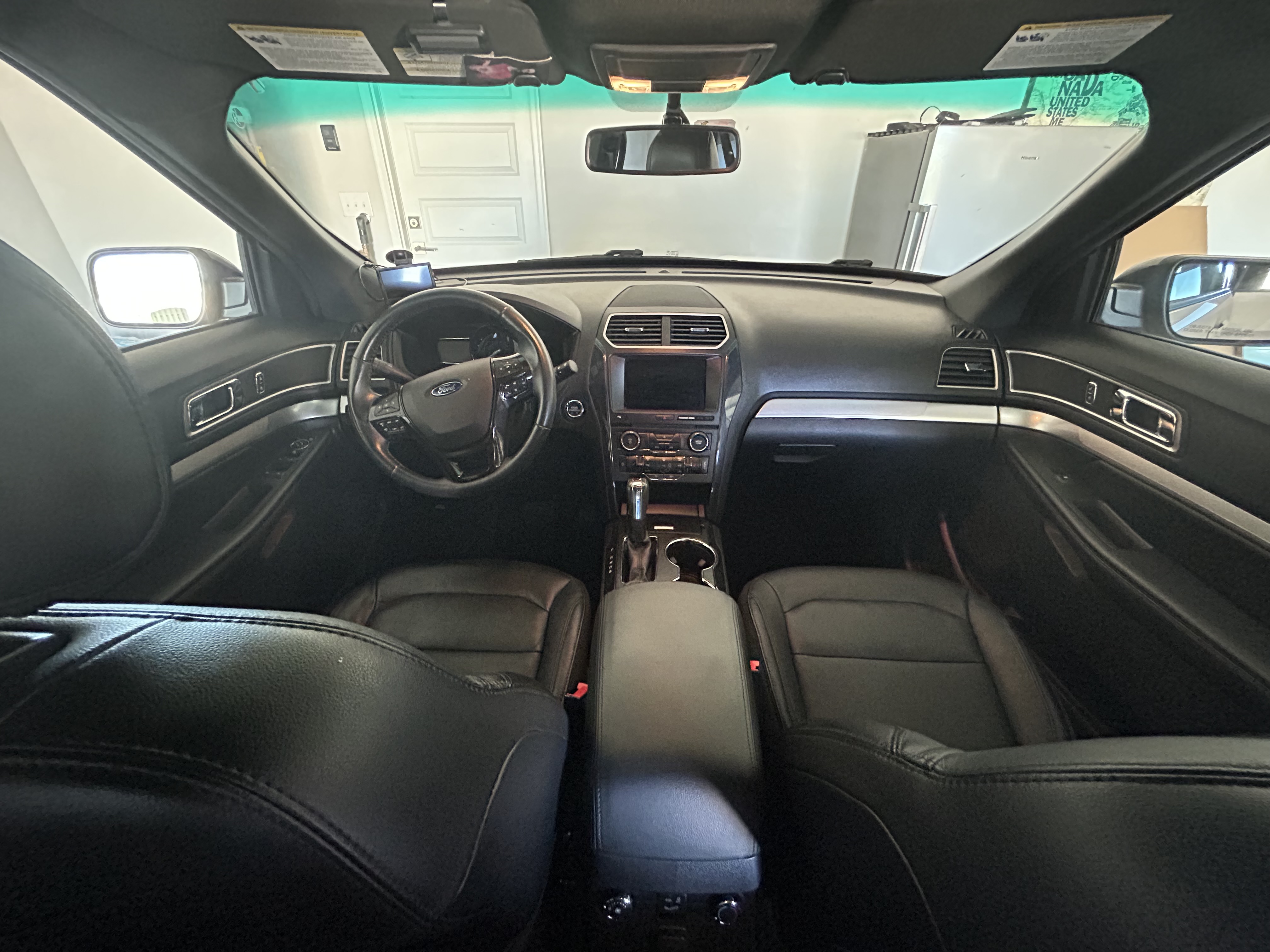 Used 2017 Ford Explorer XLT w/ Equipment Group 202A AWD/4WD image 11