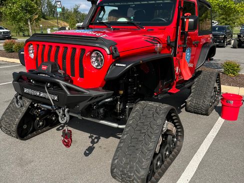 Used 2022 Jeep Wrangler Sport image 14