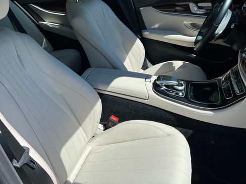 Used 2018 Mercedes-Benz E 300 4MATIC image 23