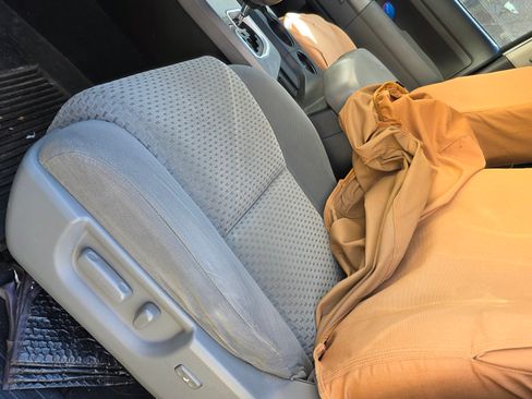 Used 2012 Toyota Tundra 2WD CrewMax w/ SR5 Pkg image 13