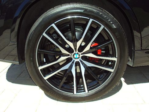 Used 2022 BMW X5 xDrive40i w/ M Sport Package image 31