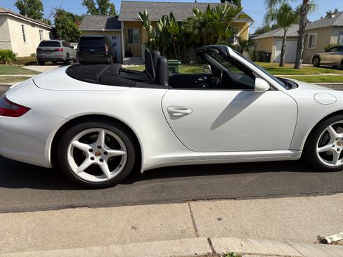 Used 2006 Porsche 911 Carrera 4 image 12