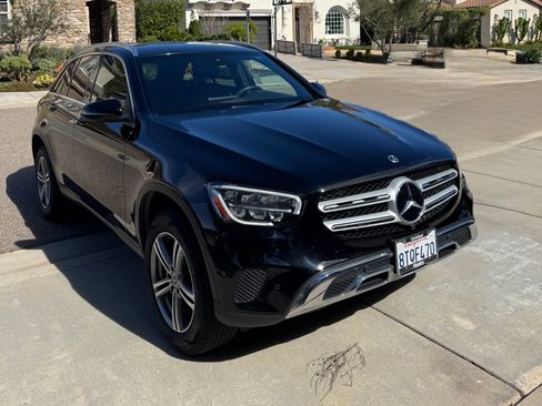 Used 2021 Mercedes-Benz GLC 300 image 4