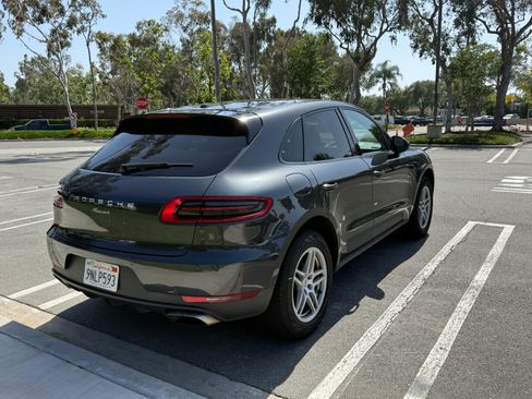 Used 2018 Porsche Macan Sport Edition AWD/4WD image 8