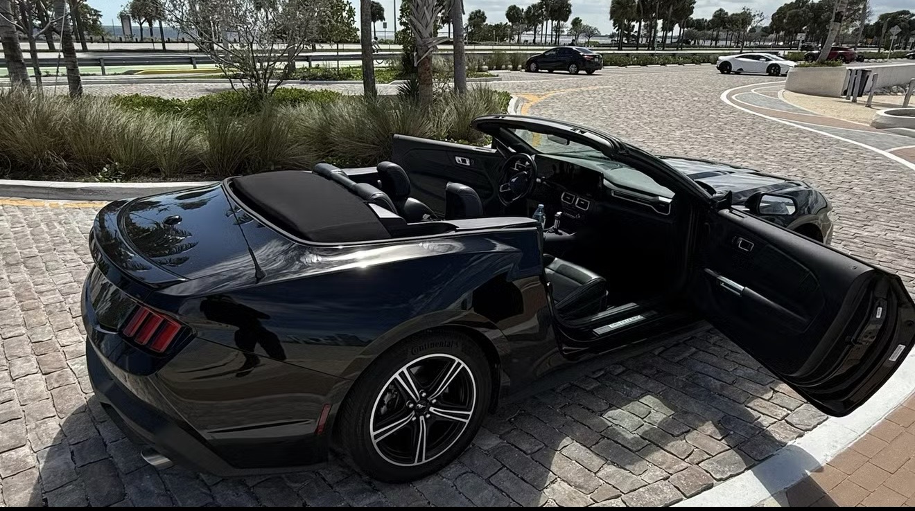 Used 2024 Ford Mustang Premium RWD image 5
