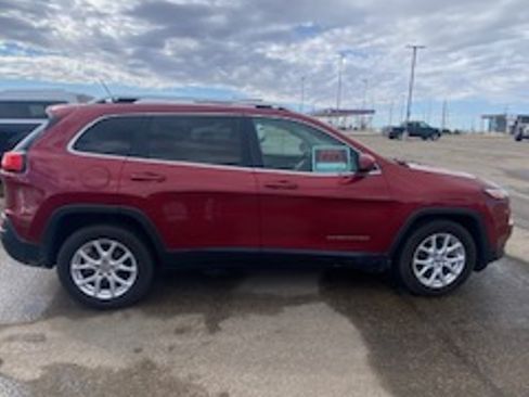 Used 2014 Jeep Cherokee Latitude image 9