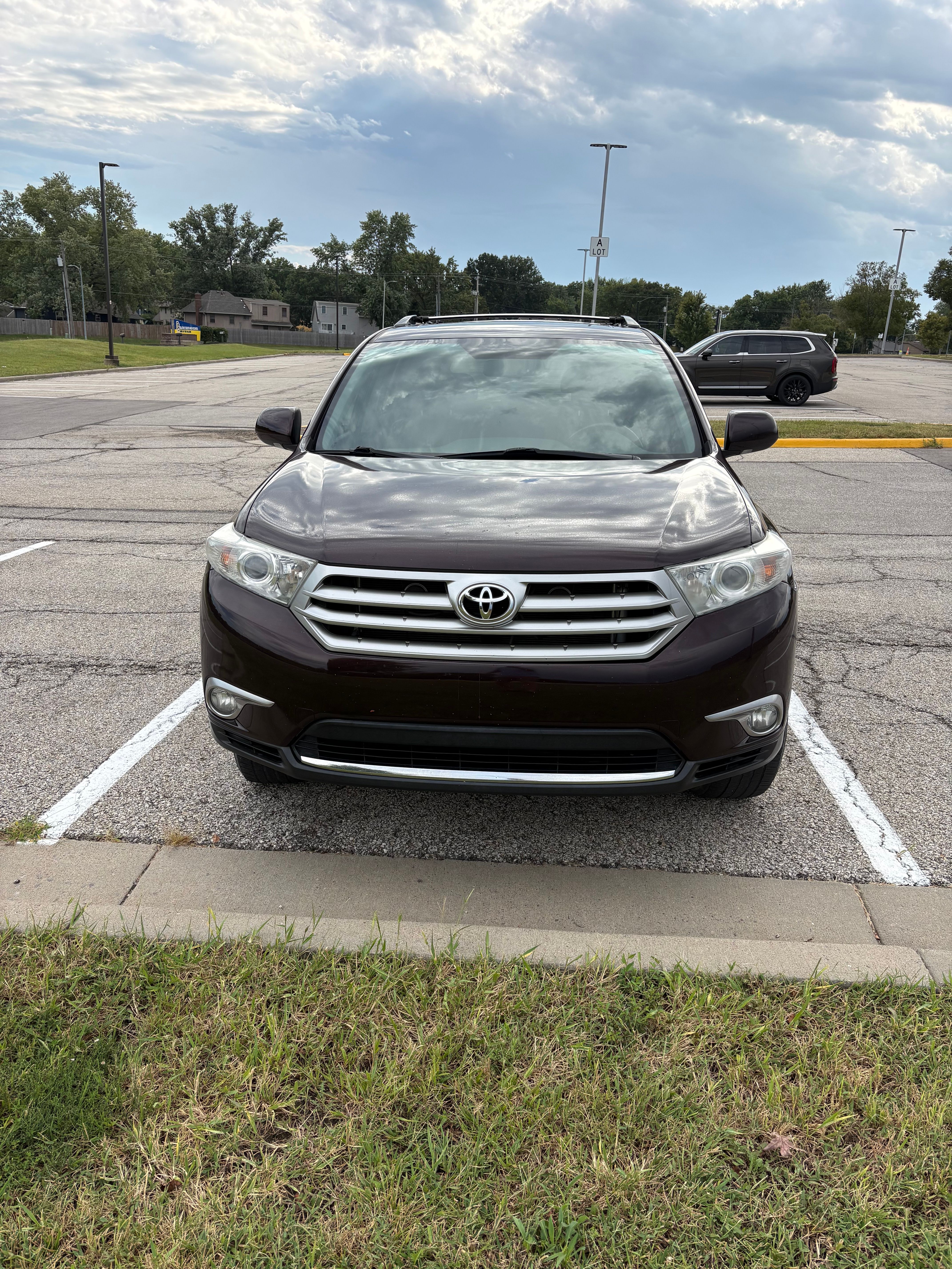 Used 2011 Toyota Highlander Limited w/ Tow Pkg AWD/4WD image 9