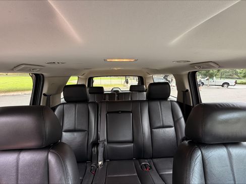 Used 2014 GMC Yukon XL SLT AWD/4WD image 9