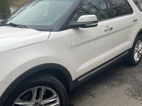 Used 2017 Ford Explorer Limited image 15