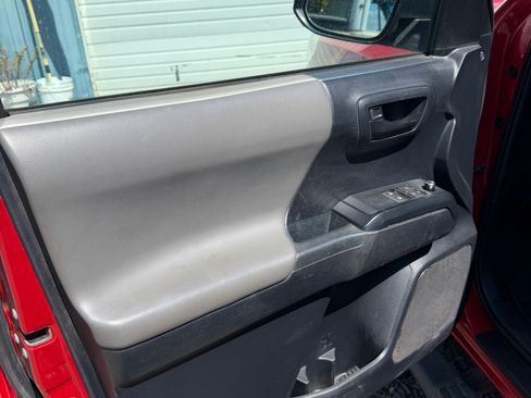 Used 2018 Toyota Tacoma SR RWD image 11