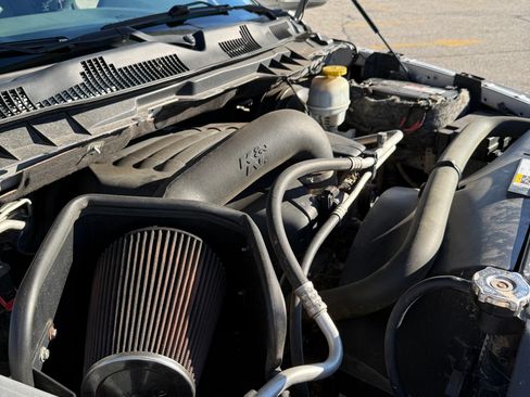 Used 2017 RAM 1500 Classic SLT image 5