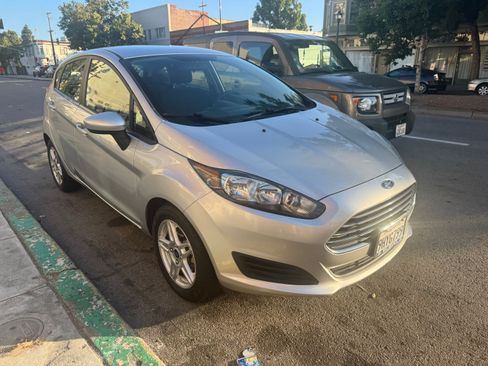 Used 2019 Ford Fiesta SE image 5