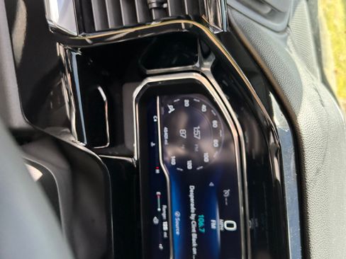 Used 2023 Chevrolet Silverado 1500 LT image 11