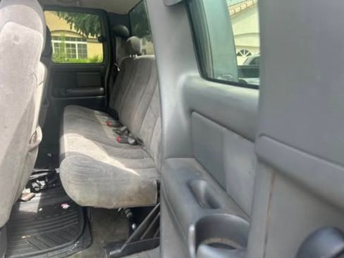 Used 2005 Chevrolet Silverado 2500 LS AWD/4WD image 2