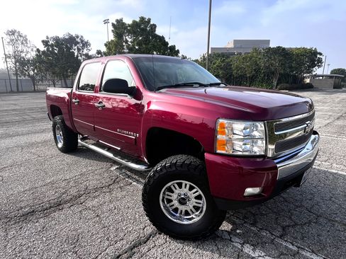 Used 2007 Chevrolet Silverado 1500 LT w/ 1LT Convenience Package image 8