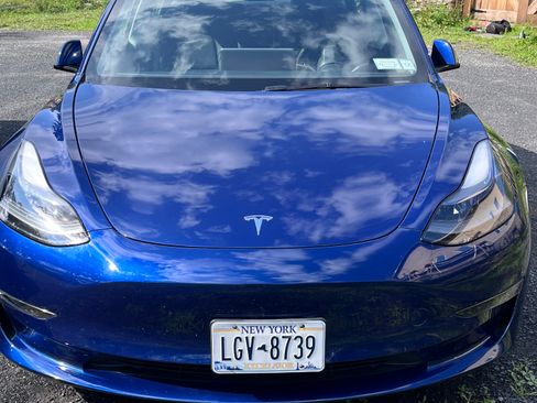 Used 2023 Tesla Model 3 Standard Range RWD image 1