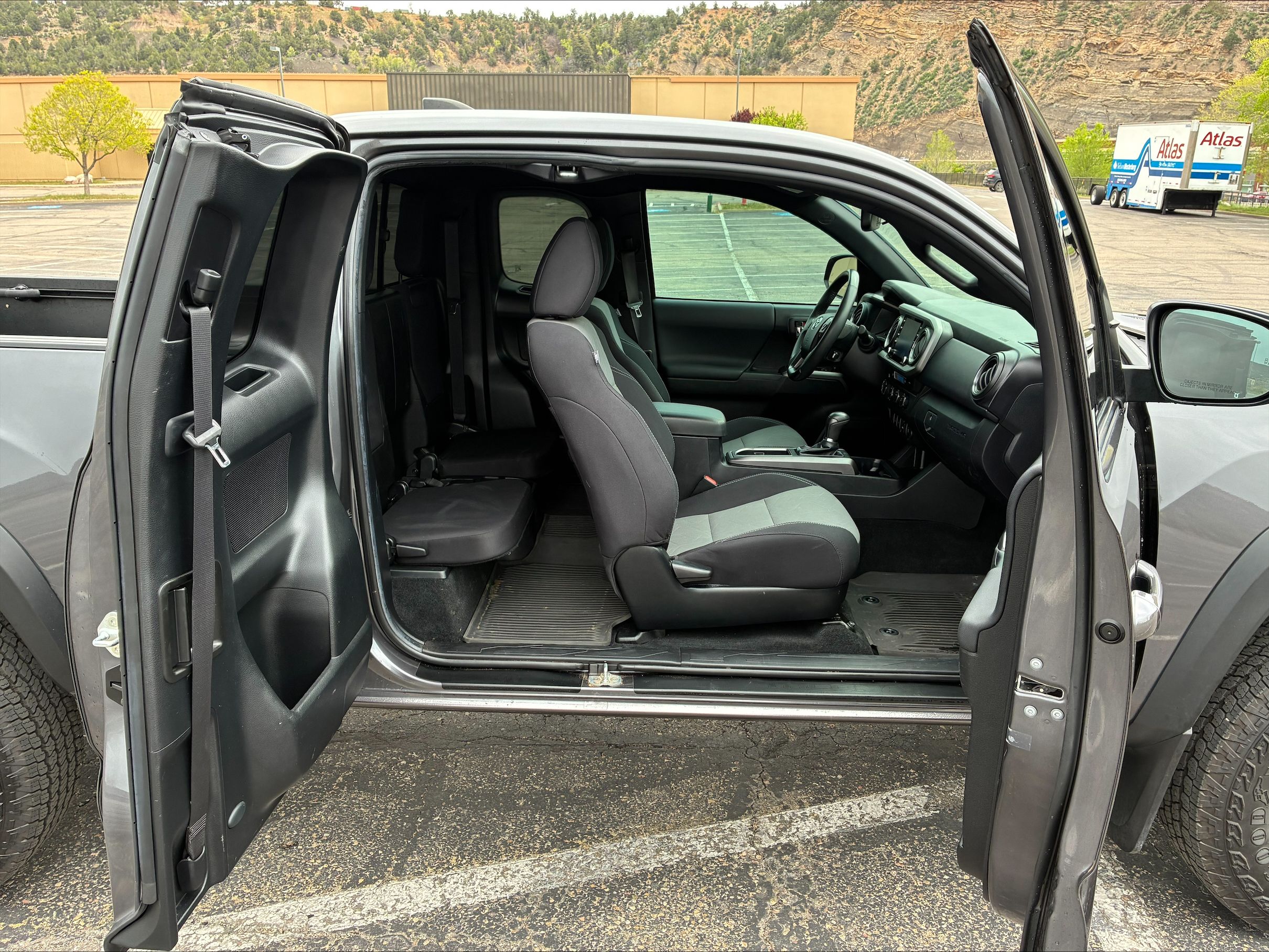 Used 2022 Toyota Tacoma TRD Off-Road w/ TRD Premium Off Road Package AWD/4WD image 5