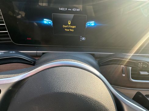 Used 2020 Mercedes-Benz GLS 450 4MATIC image 9